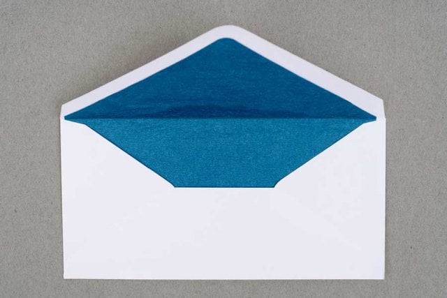 Buste DIN lunghe, bianche con fodera blu